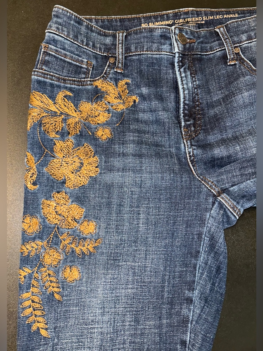 Chico's Women's Size 6R So Slimming Girlfriend Ankle Floral Embroidered Jeans - Picture 4 of 5